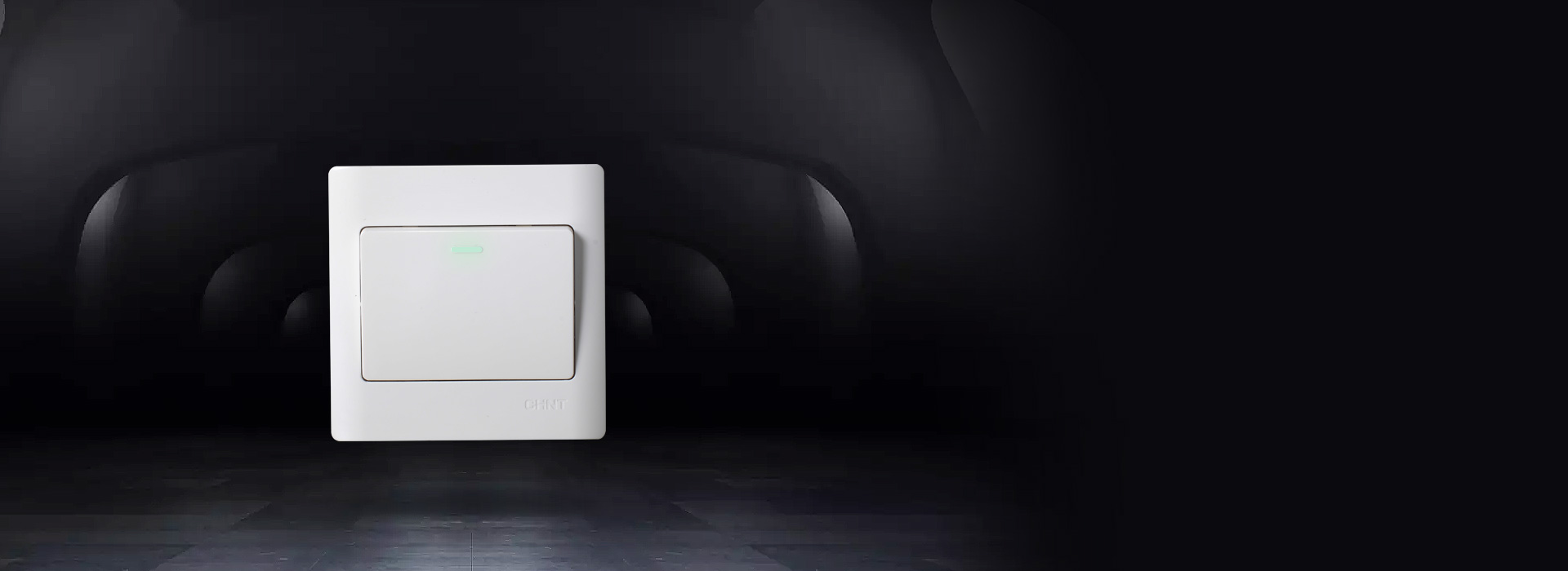 熒光指引，黑夜不“黑“
 自帶正泰藍熒光...