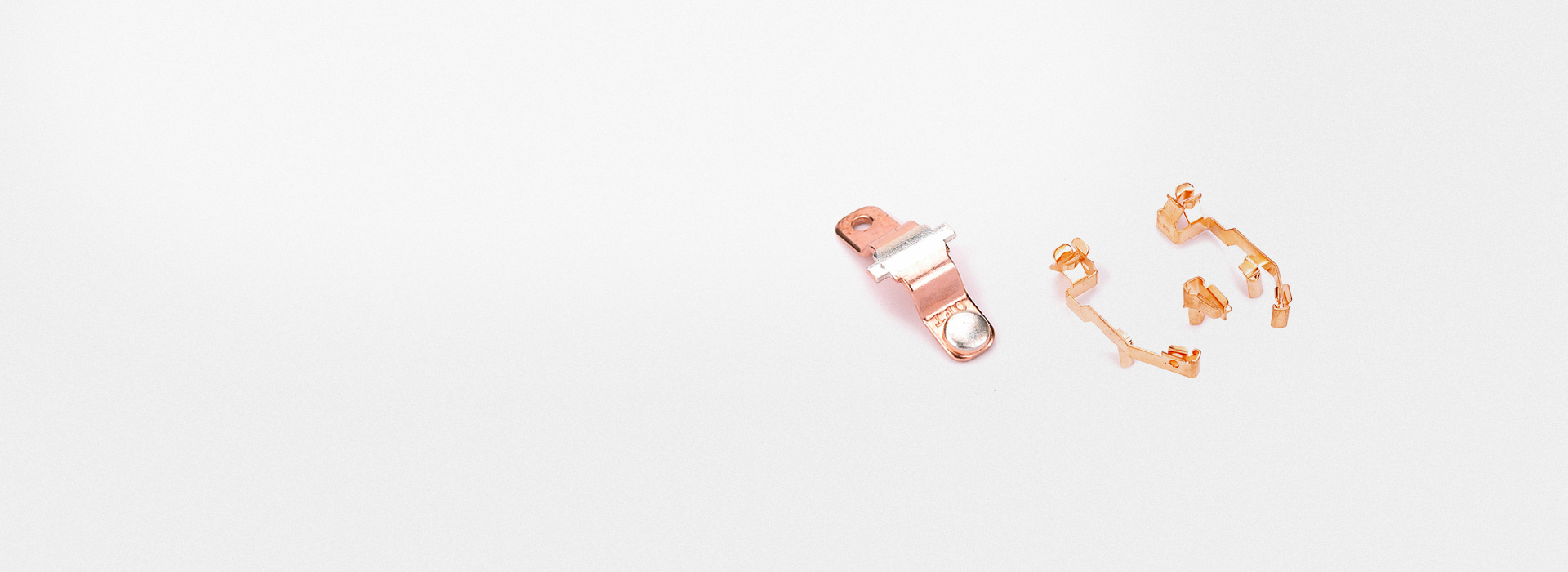 更強產品載流能力
 內部銅件采用磷銅與紫...