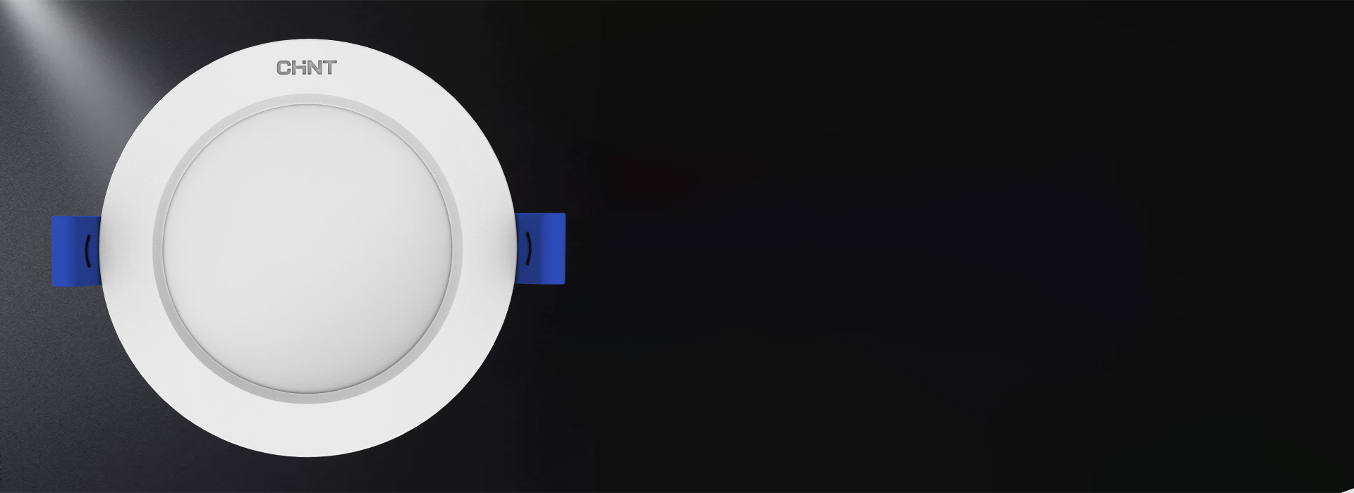 精于細節：細膩磨砂工藝
 更具視覺美感，...