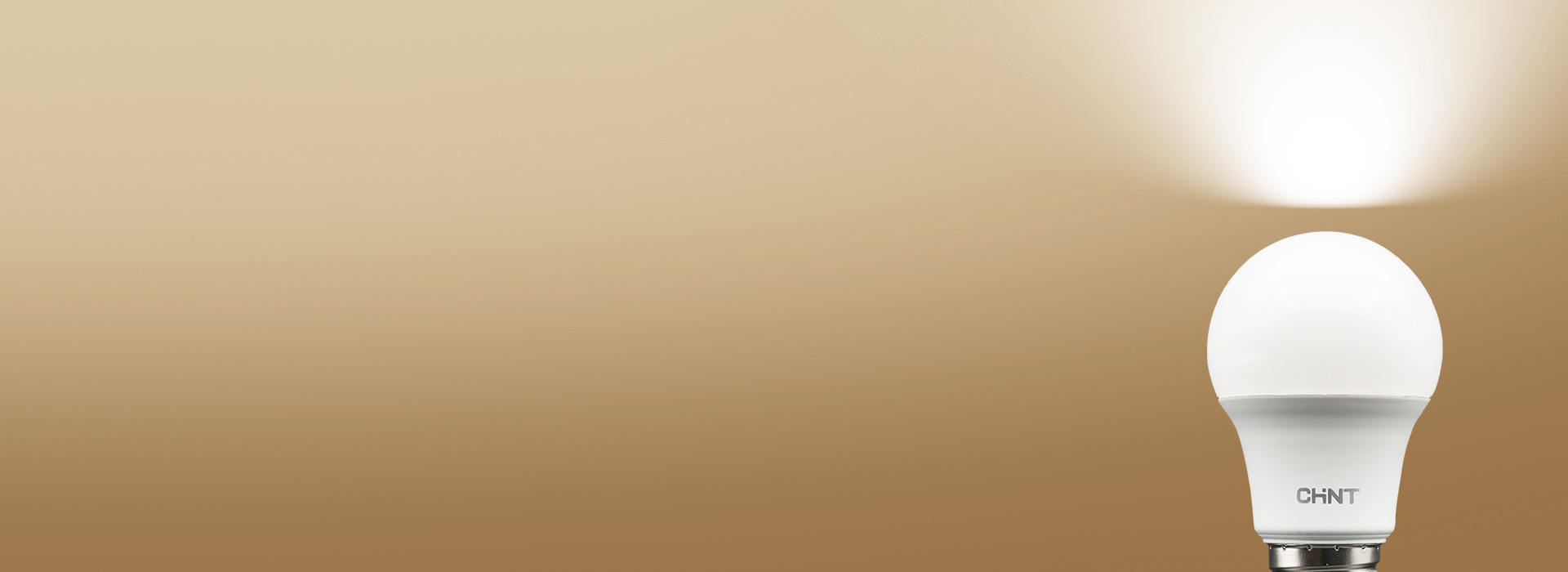 高透光PC燈罩，均勻出光
 球泡外殼采用...