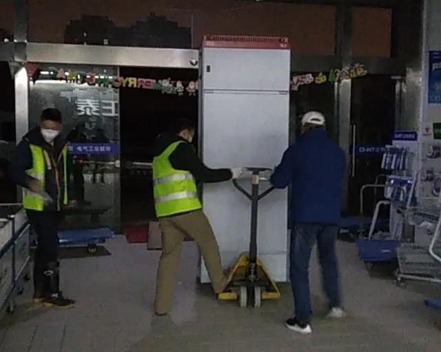 正泰居家致敬“小湯山”醫(yī)院援建背后的“逆行者” 正泰居家致敬“小湯山”醫(yī)院援建背后的“逆行者”