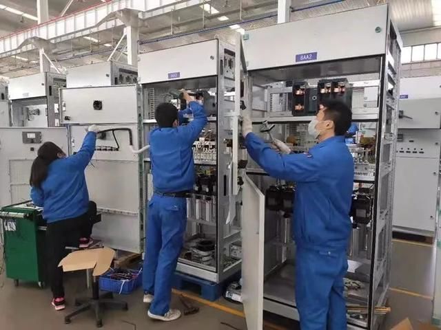 正泰居家致敬“小湯山”醫(yī)院援建背后的“逆行者” 正泰居家致敬“小湯山”醫(yī)院援建背后的“逆行者”