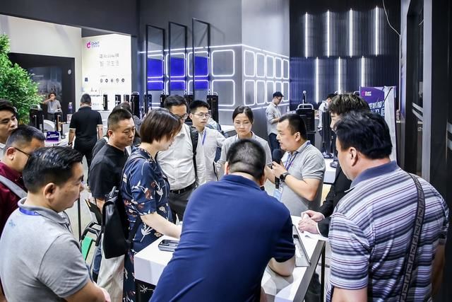 正泰智能鎖登陸永康門博會,助力經銷商從零成長 正泰智能鎖登陸永康門博會,助力經銷商從零成長