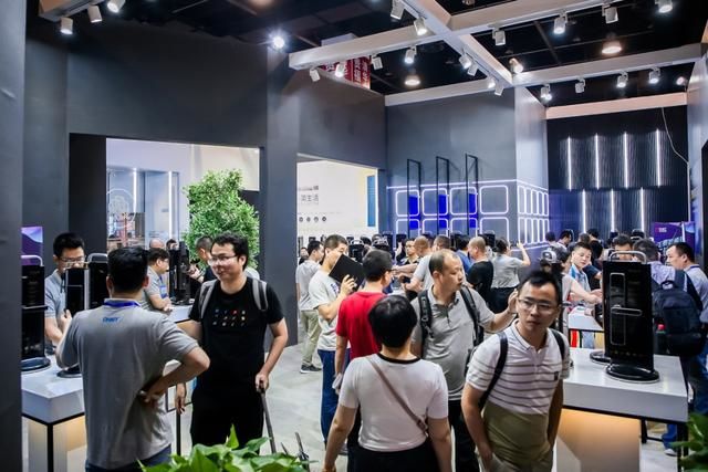 正泰智能鎖登陸永康門博會,助力經銷商從零成長 正泰智能鎖登陸永康門博會,助力經銷商從零成長