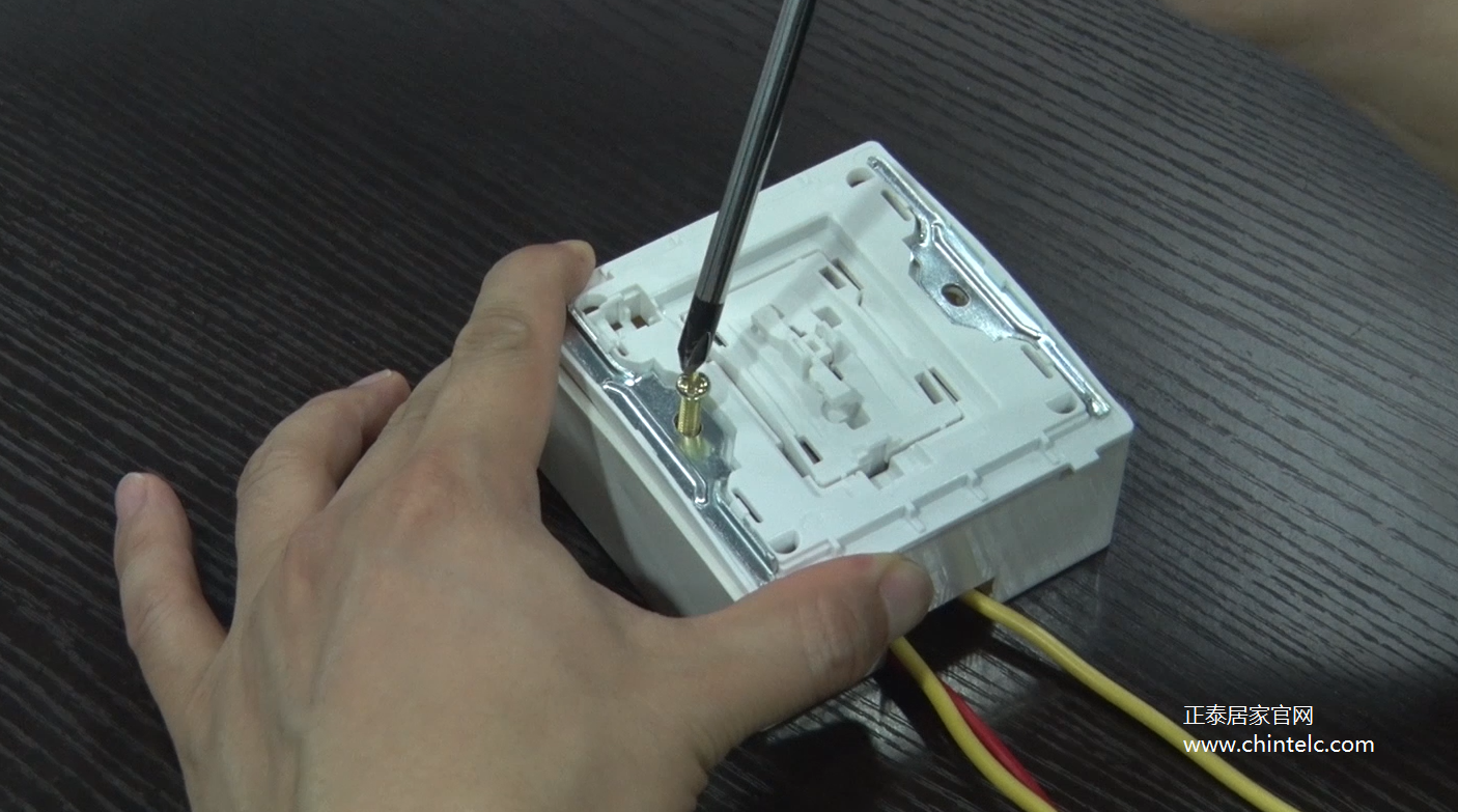 一開雙控開關怎么接線?一開雙控開關接線圖示5 一開雙控開關怎么接線?一開雙控開關接線圖示5