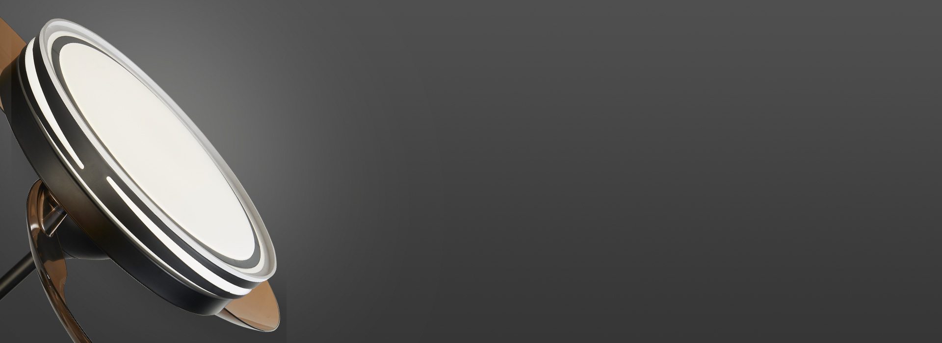 風柔和，光也柔和
 亞克力材質(zhì)燈罩，透光...