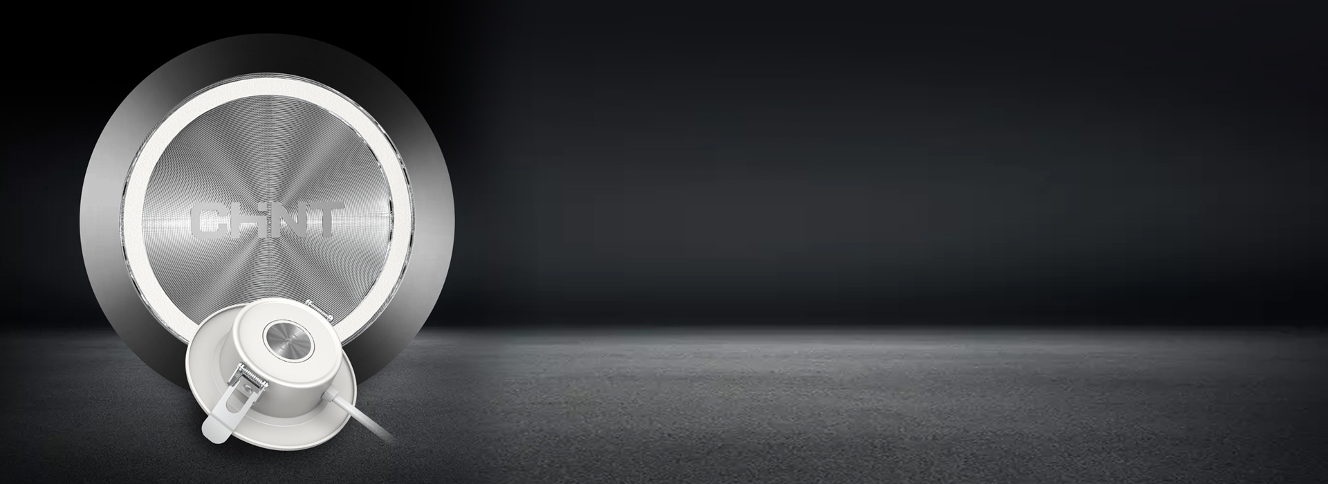 激光鐳射，融合品牌DNA
 精工車鋁的底...