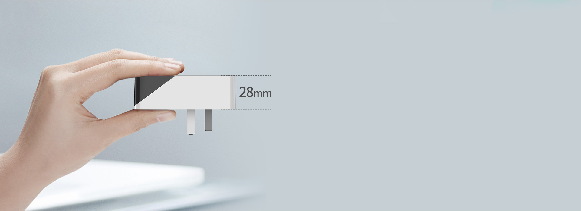 嬌小身形，纖薄不占空間
 厚度僅28mm...