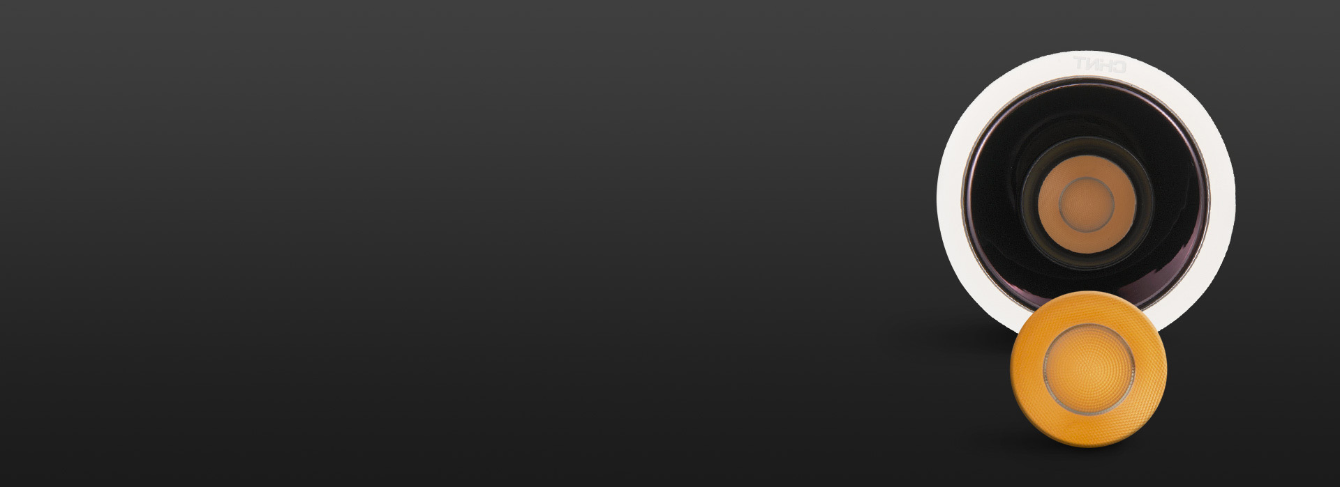 COB光源，光效純凈柔美
 高品質COB...