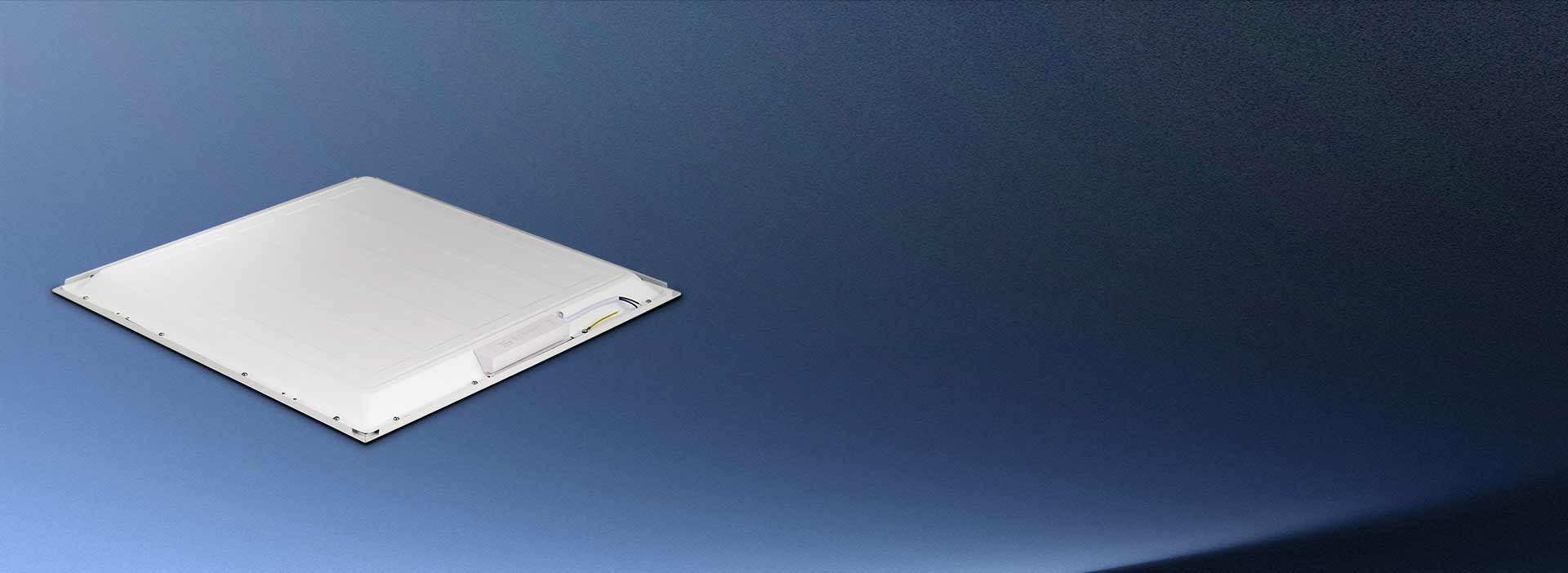 金屬覆膜底盤，散熱好，更耐用
 鐵底盤表...