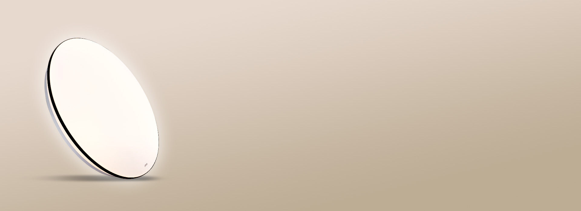 極簡主義的魅力
 整燈線條簡潔明了，黑色...