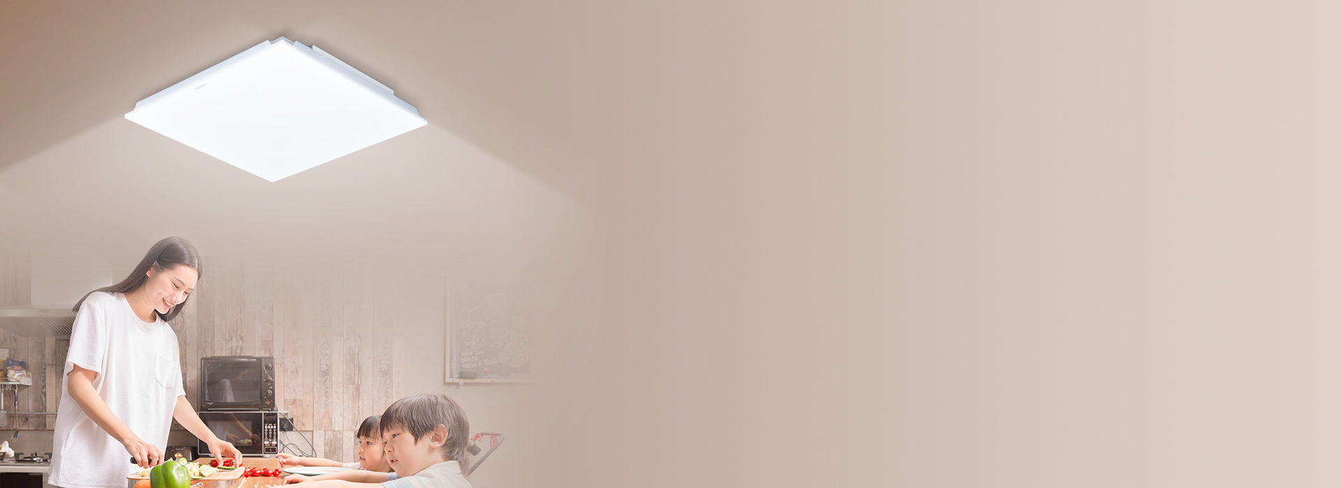 發(fā)光面提升36%
 全屏無邊框設(shè)計，發(fā)光...